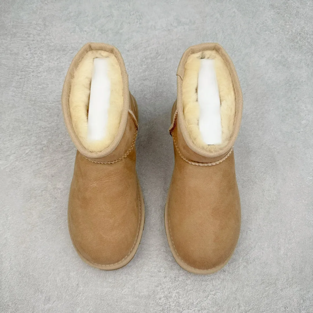 Pick up locally💰520 UGG 6222 Classic short-cut autumn and winter sheepskin and fur integrated snow boots. All shoes are made from the same factory as ZP. Longfeng A-grade Australian imported sheepskin and fur integrated men's and women's boots. Brand OEM production line. Fully follow the ZP process. OEM original pattern maker. Adhering to the principle of no original shoes and no development selection. Pay attention to every detail. The most authentic version on the market. TREADLITE "Light Wing" technology outsole. Lightweight/durable/flexible/pile size: 35 36 37 38 39 40 41 42 43 44 45 Coding: by2936070